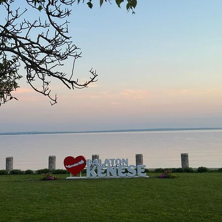 Nóra Apartman Balatonkenese Exterior foto