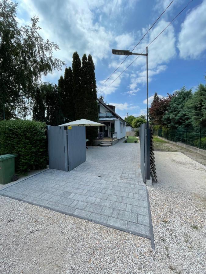 Nóra Apartman Balatonkenese Exterior foto